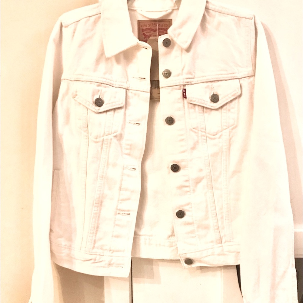 Levi’s white jacket